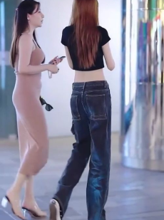 站在小姐姐腰,探寻小姐姐的曼妙身姿
