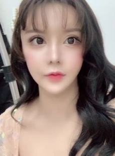 韩安冉Abby,从争议人生到商业帝国，Abby的蜕变之路”